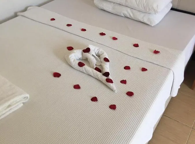 Ugur Hotel 2*