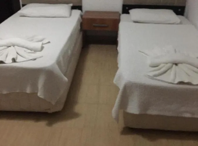 Ugur Hotel 2*
