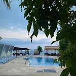 Ugur Hotel 2*
