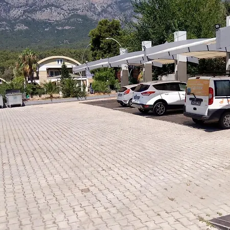 Ugur Hotel