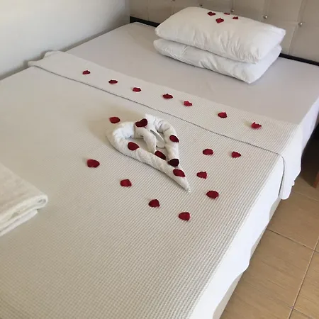 Ugur Hotel